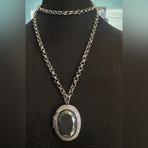 Elegant Silver Pendant Necklace